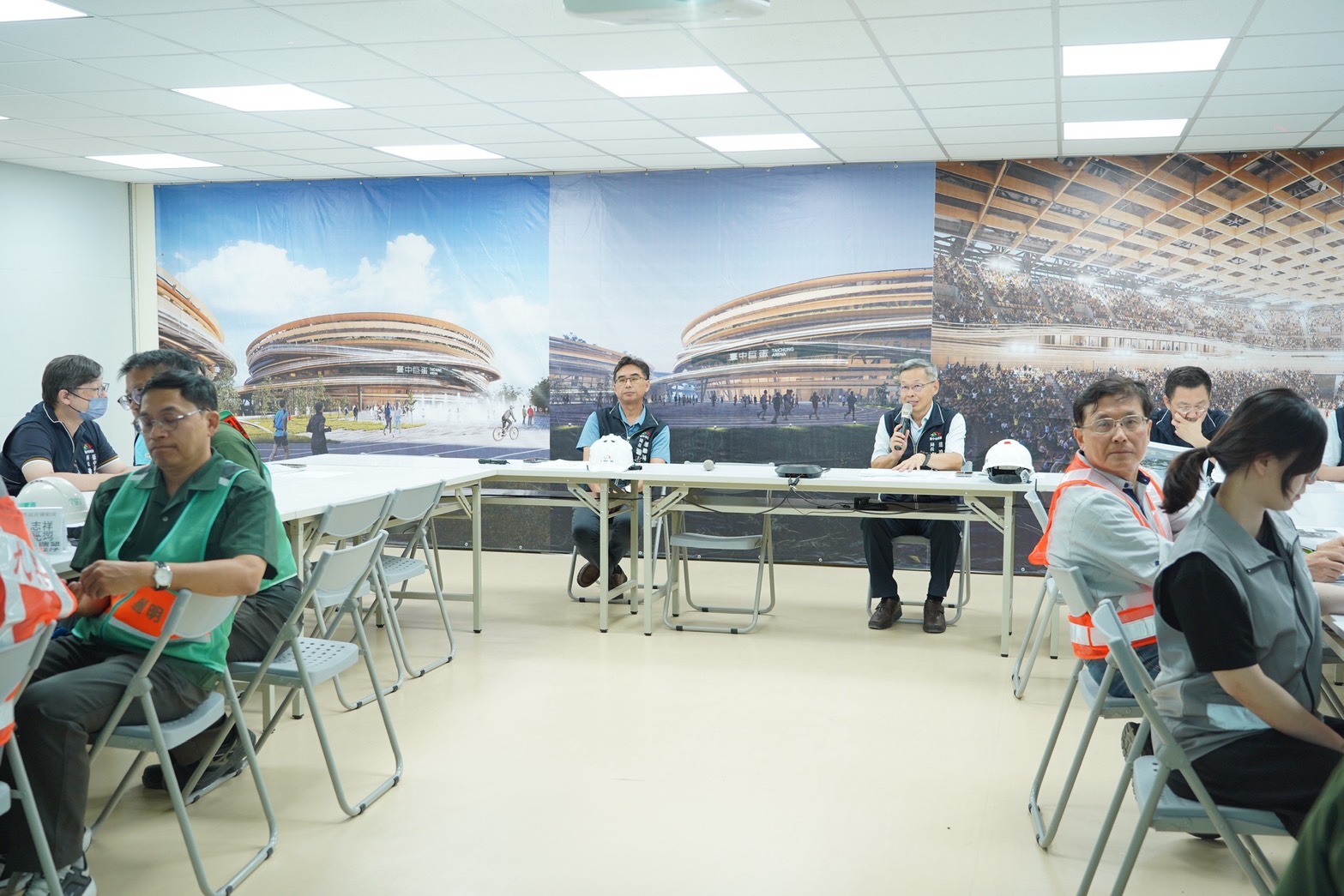 建設局與運動局人員視察台中巨蛋工程，2025年7月16日歷史資料照